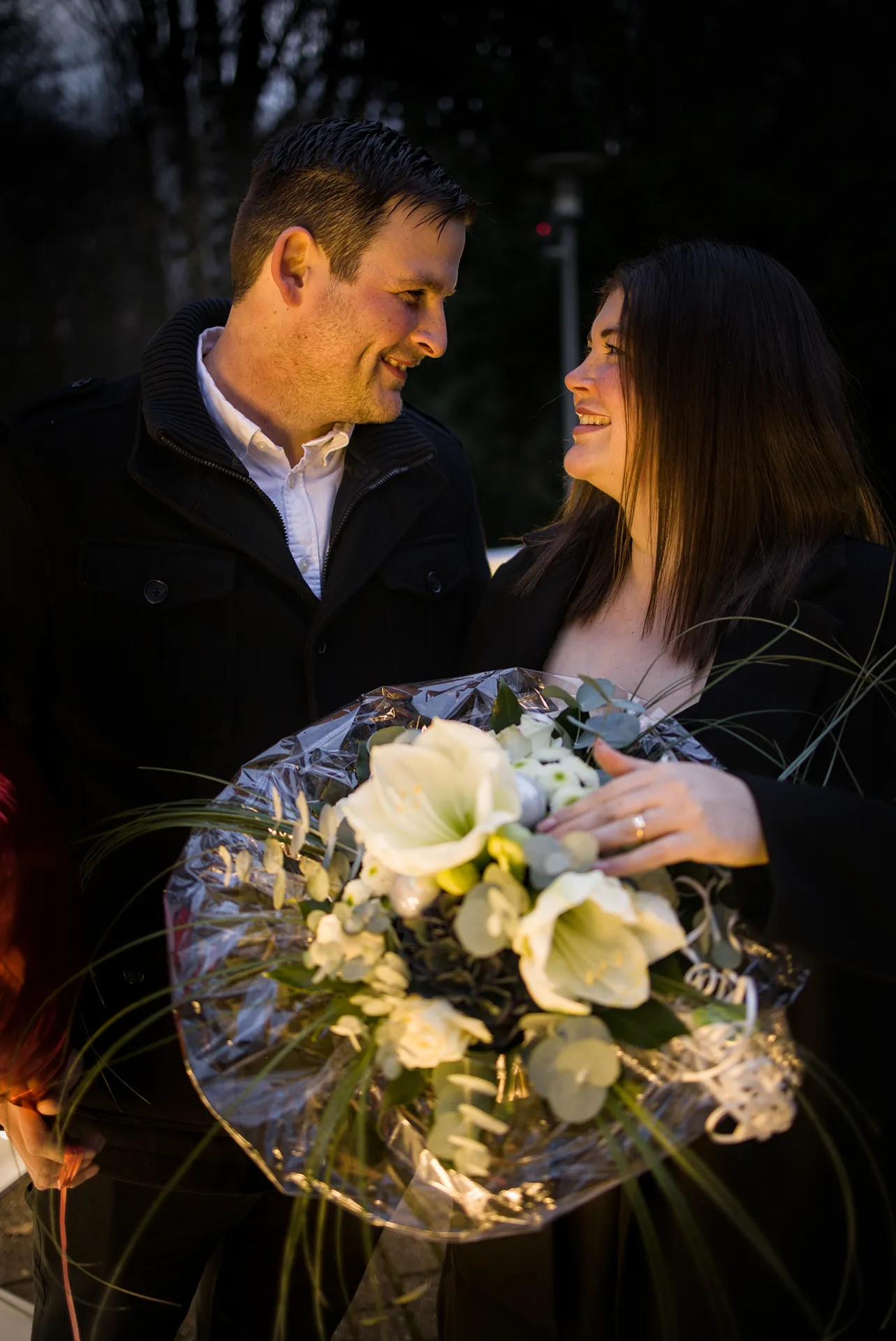 Letzter Feinschliff der Heiratsantrag-Kulisse an der Paesmühle